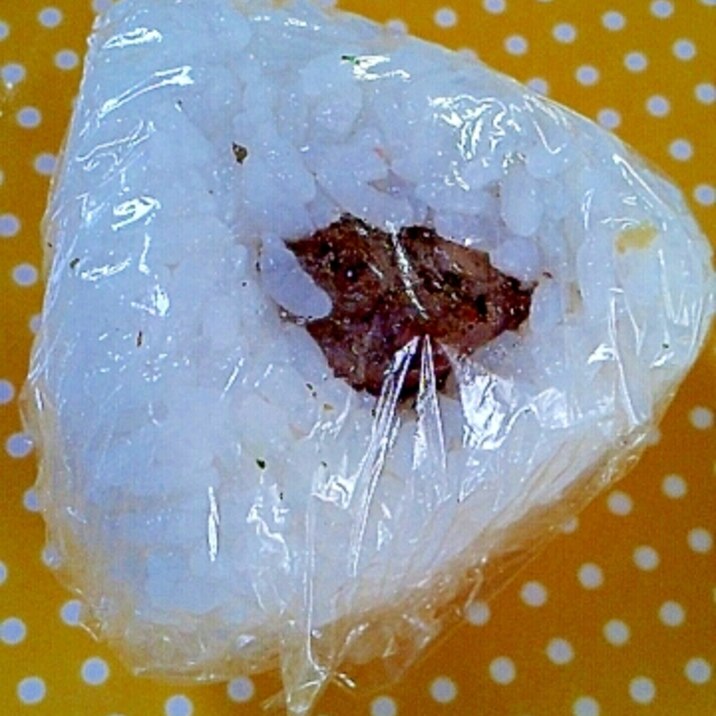 ラップで簡単 牛カルビ肉の焼肉おにぎり レシピ 作り方 By ラズベリっち 楽天レシピ ラップで簡単 牛カルビ肉の焼肉おにぎり レシピ 作り方 By ラズベリっち 楽天レシピ